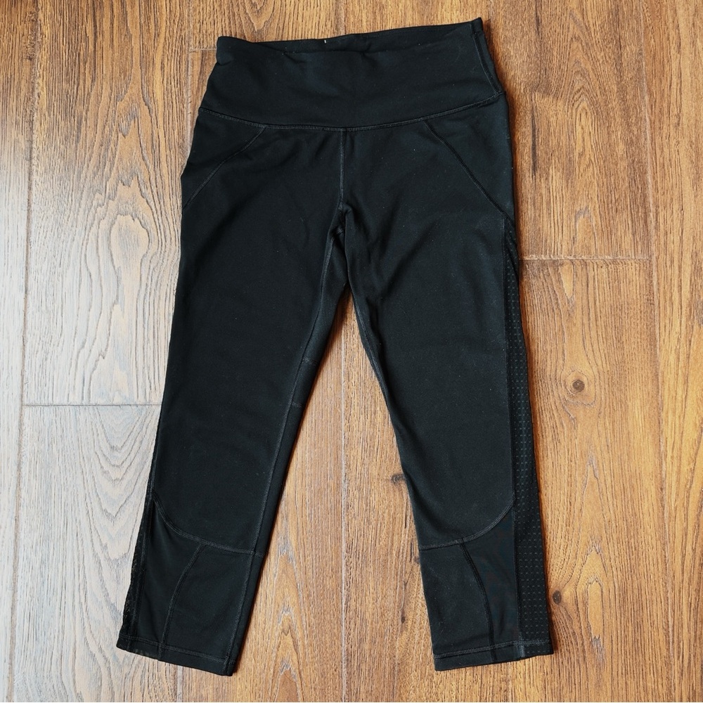 Victoria’s Secret Vintage Sport Mesh Trim Capri Leggings Black